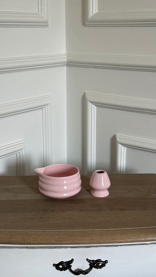 Light pink matcha set